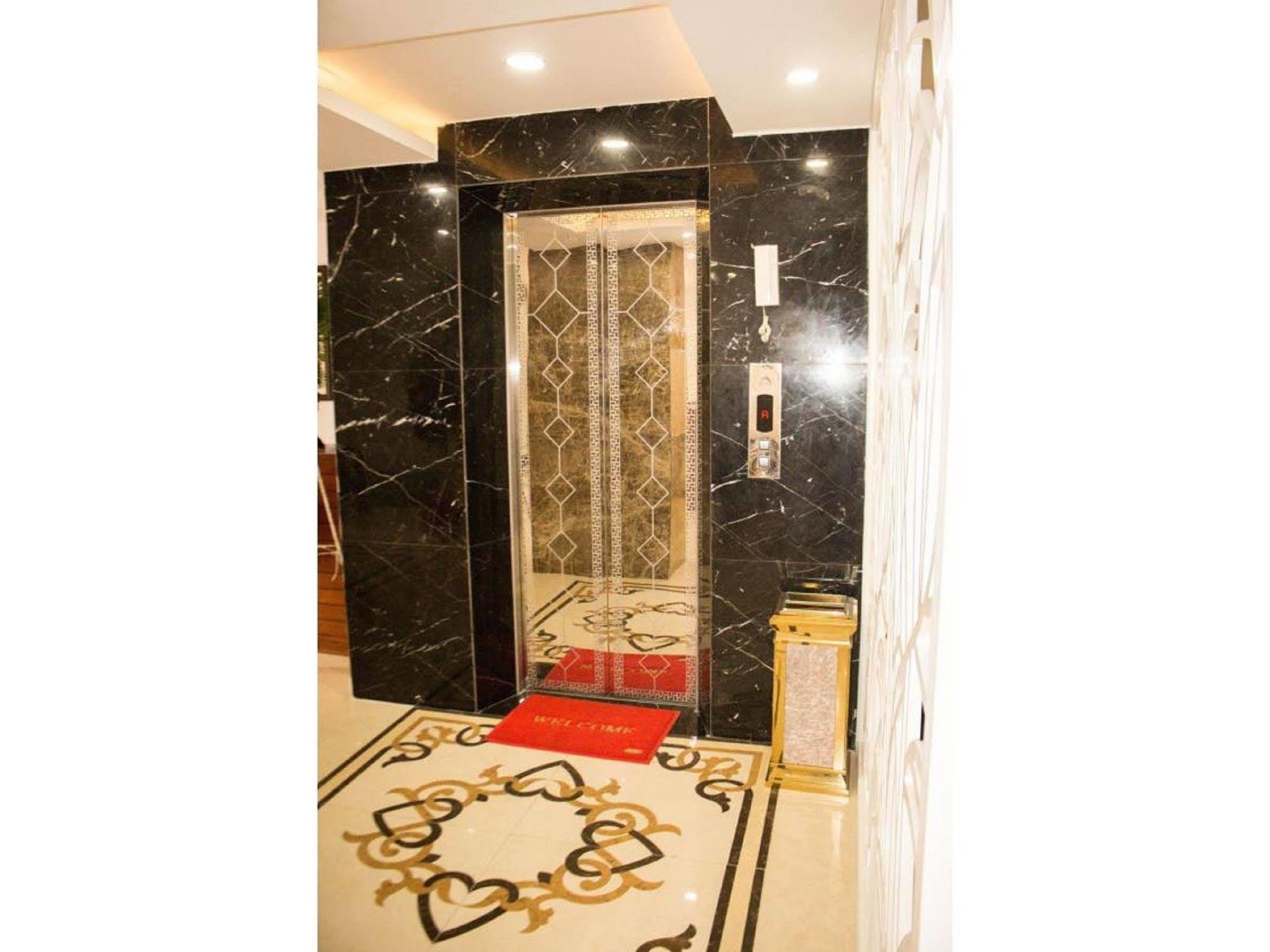 Reddoorz Plus New Sun Hotel Ho Si Minh-város Kültér fotó